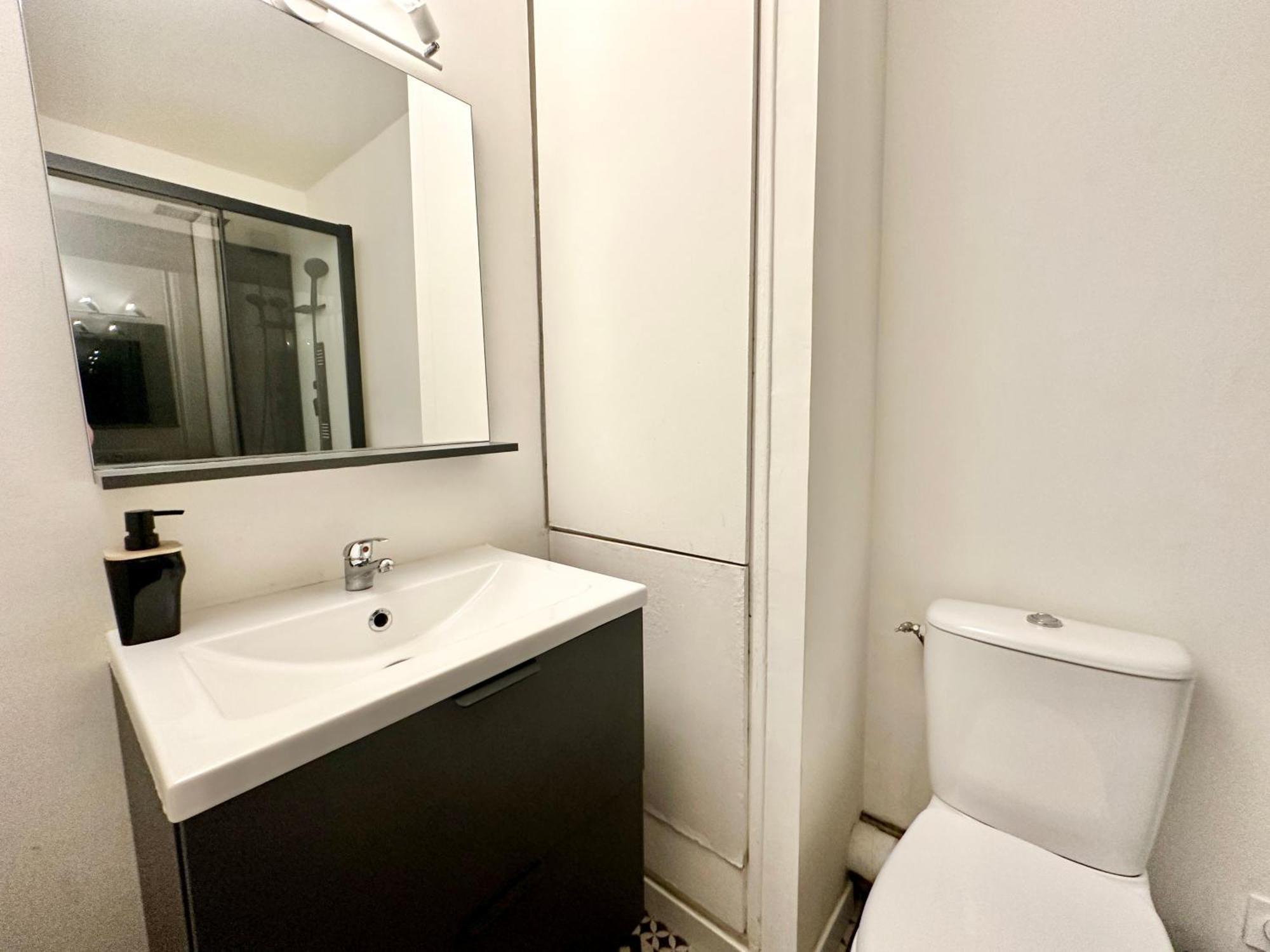 Le Peri T2 Entierement Renove Avec Balcon Limoges