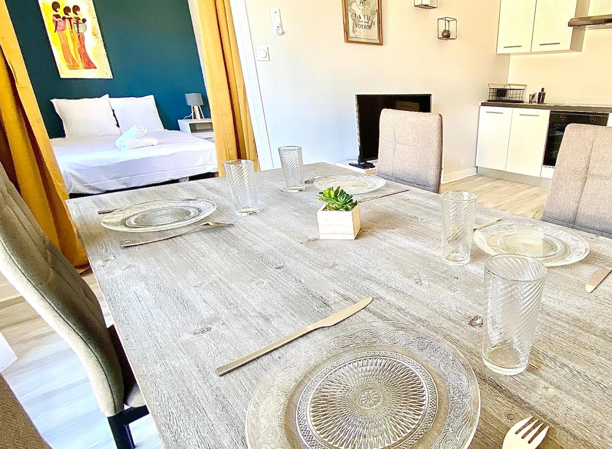 Appartement Le Peri T2 Entierement Renove Avec Balcon